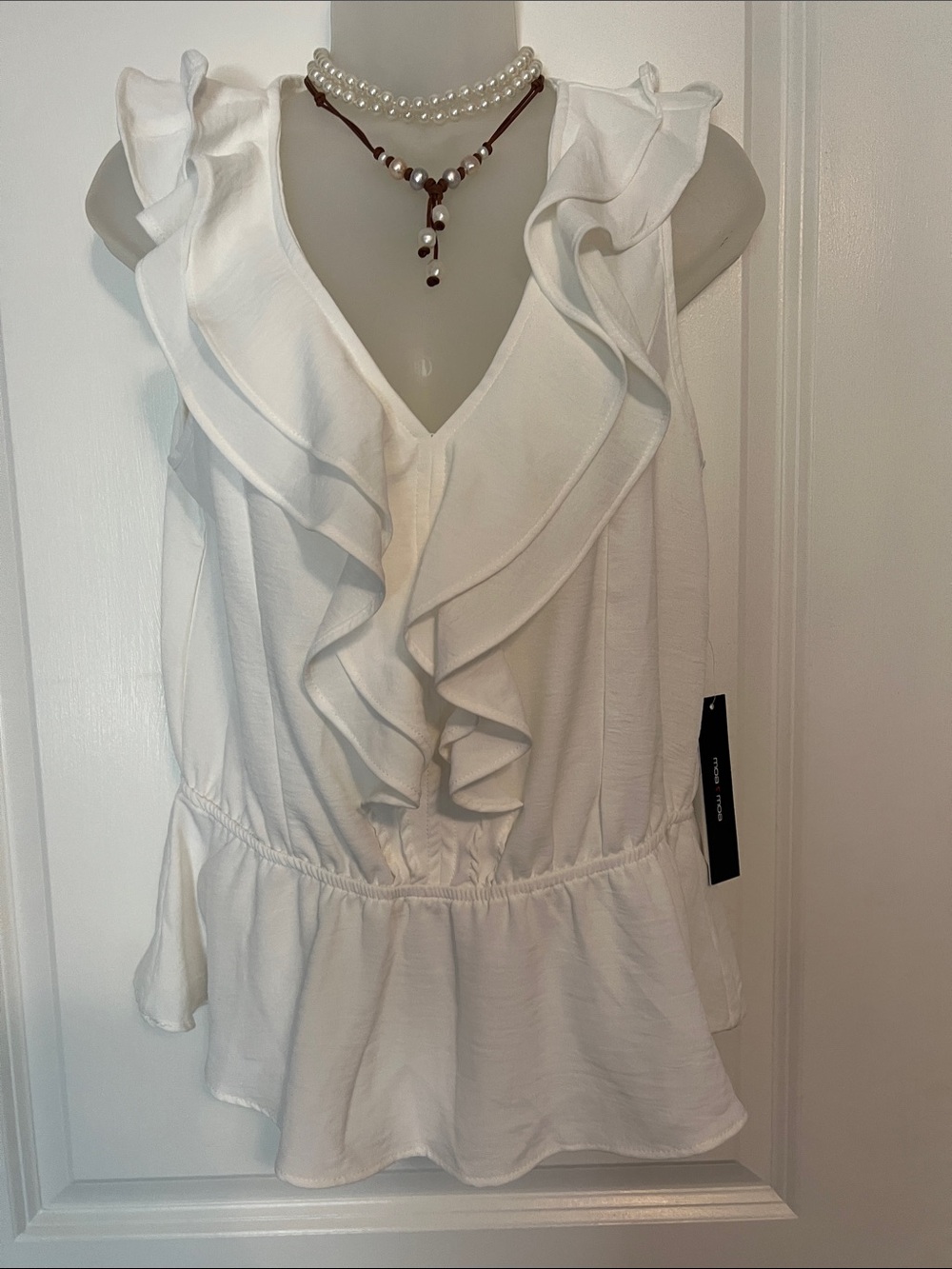 Moa Moa White Ruffled V-Neck Peplum Tank (L) (NWT)